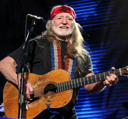 Hidden Discipline Behind Jimmy Fallon and Willie Nelson’s Long-Term Success